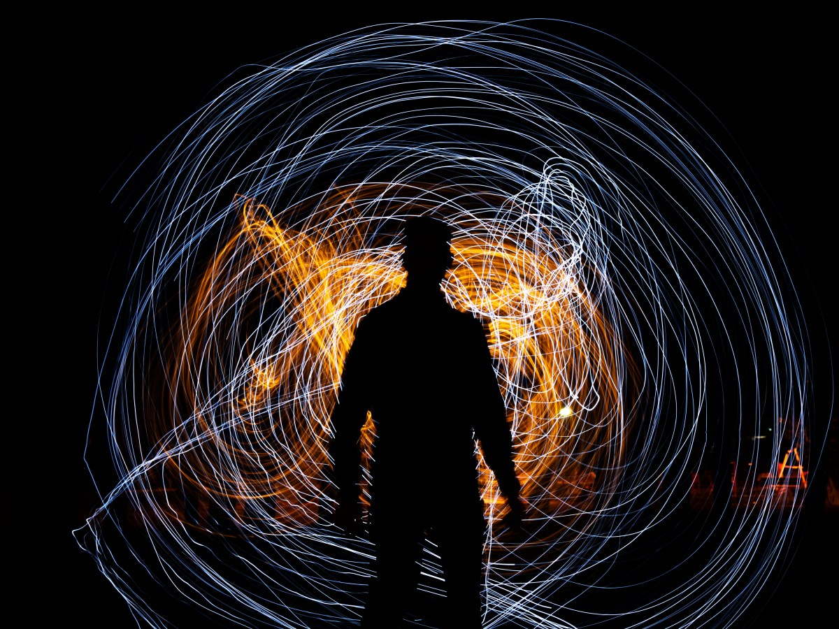 Kinésiologie et aura : à la rencontre de soi-même, en écho à Carl&nbsp;Jung