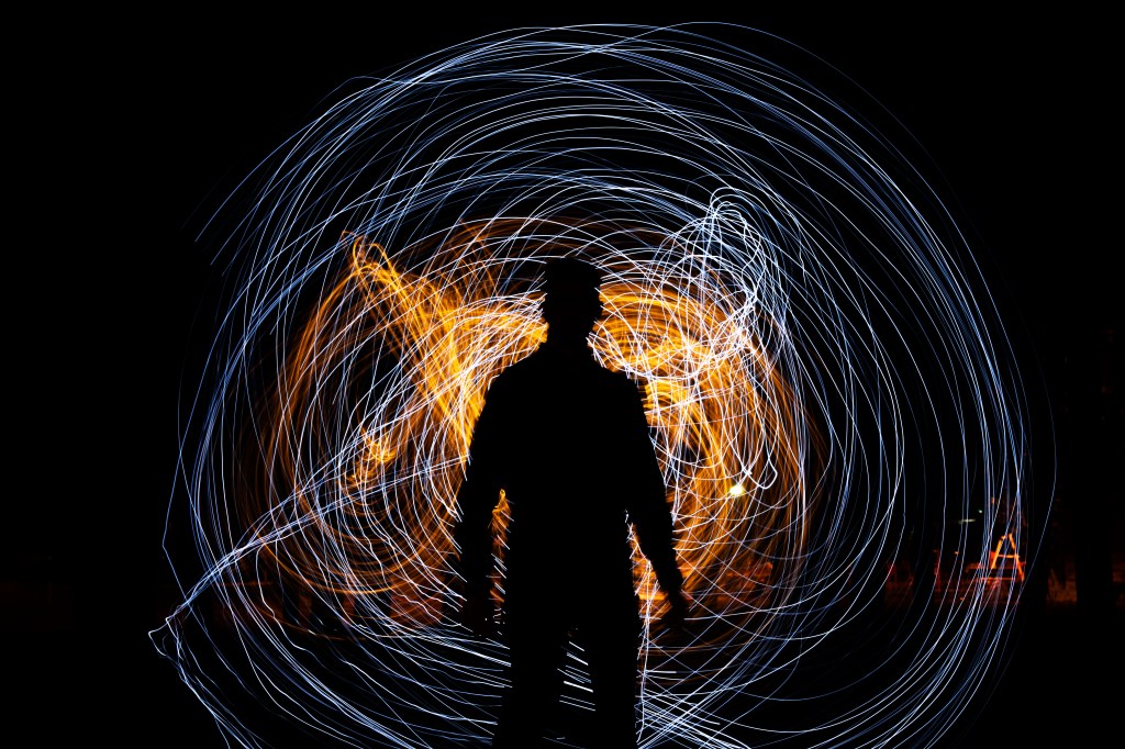 Kinésiologie et aura : à la rencontre de soi-même, en écho à Carl&nbsp;Jung